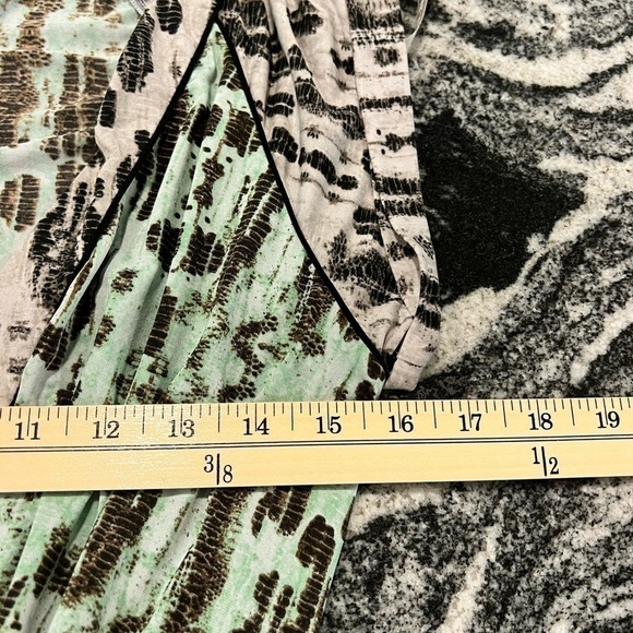 BCBGMAXAZRIA pale green and gray wrap summer short sleeve dress - Picture 11 of 15